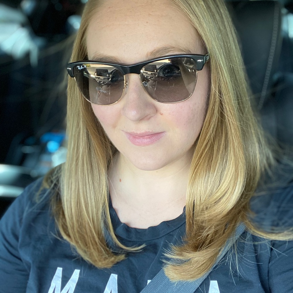 Meet your Posher, Mara